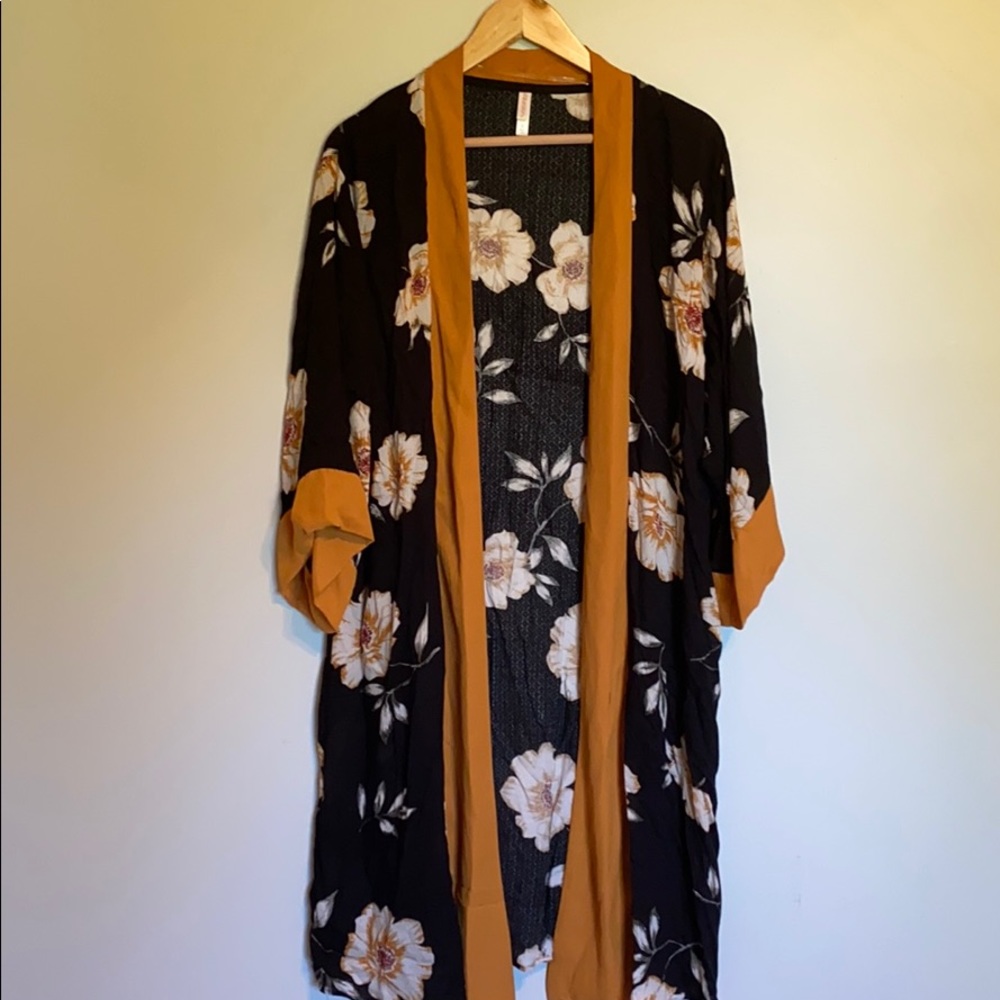 Black floral kimono